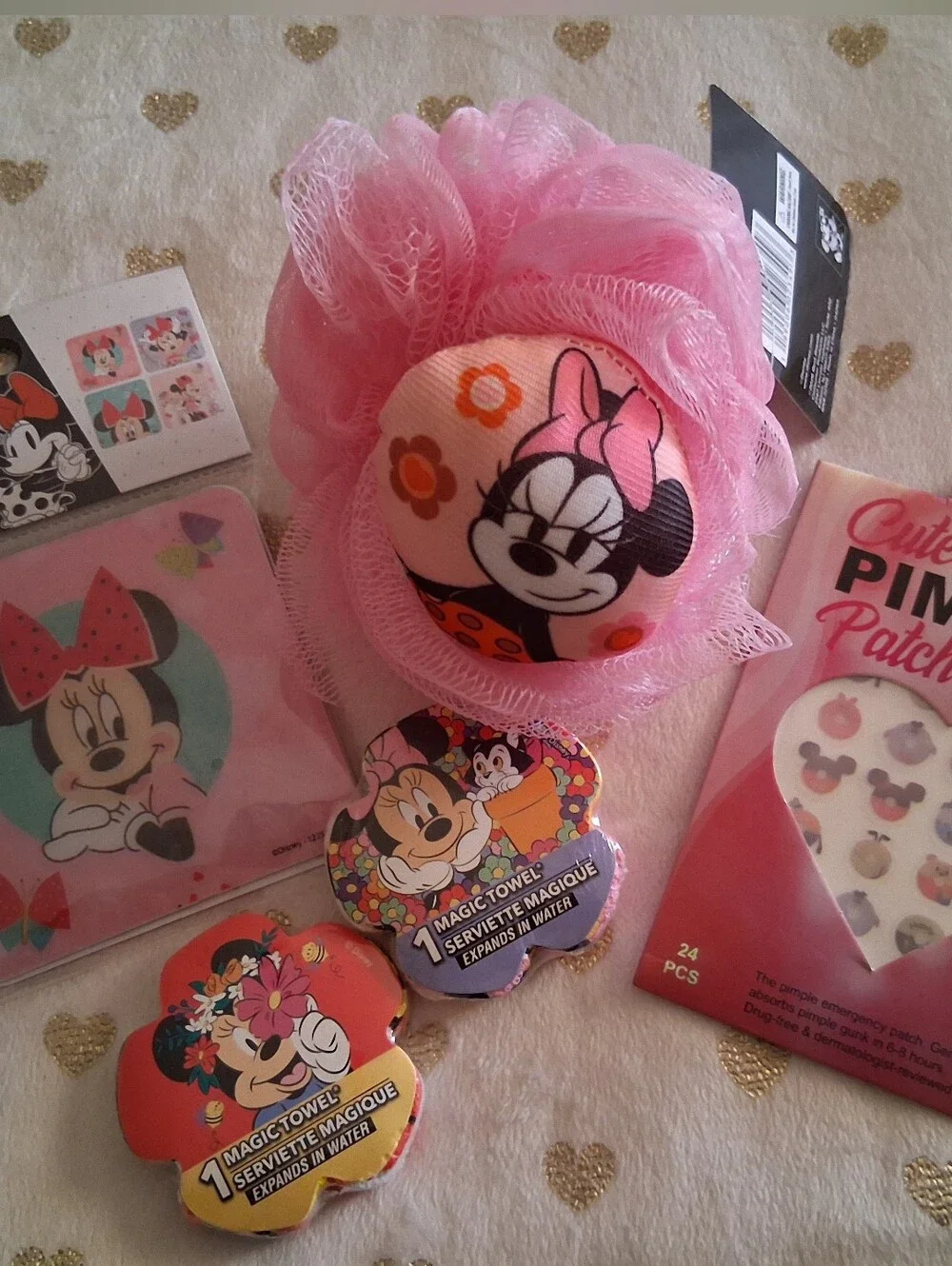 *NWT* Disney Minnie Mouse Bath & Beauty Set